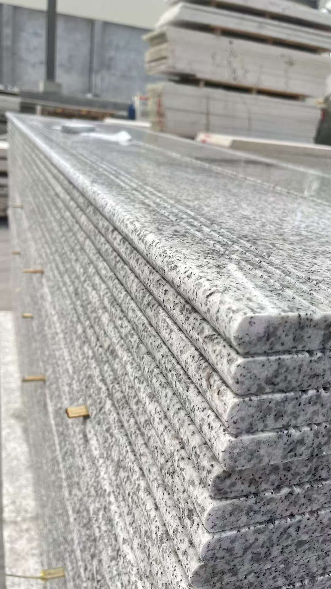 山东芝麻白楼梯踏步 花岗岩楼梯板材