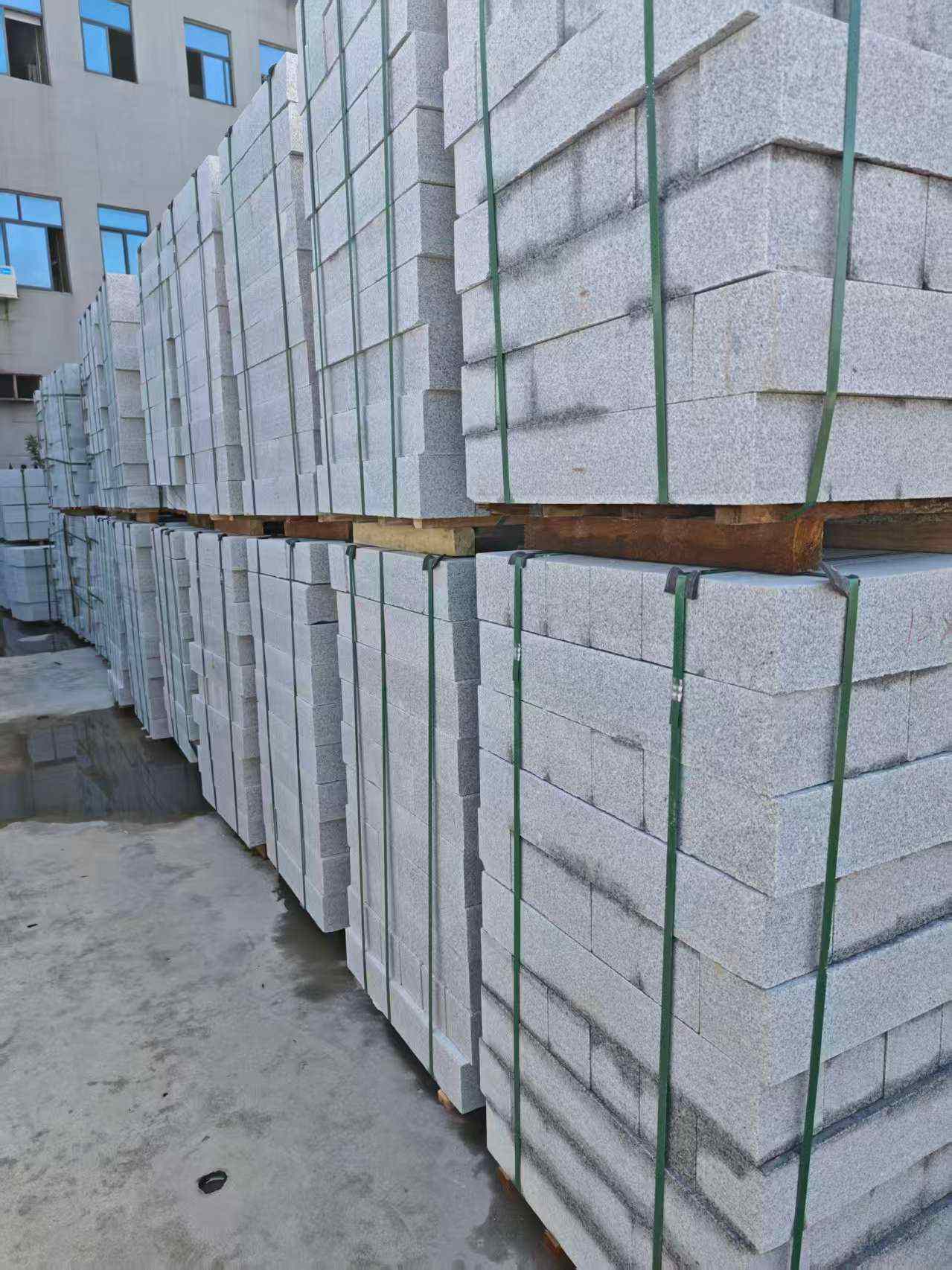 山东芝麻白路牙石，路侧石