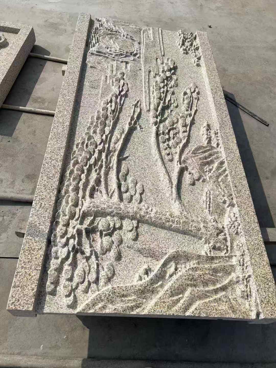 山东黄金麻别墅雕刻版 别墅私人定制