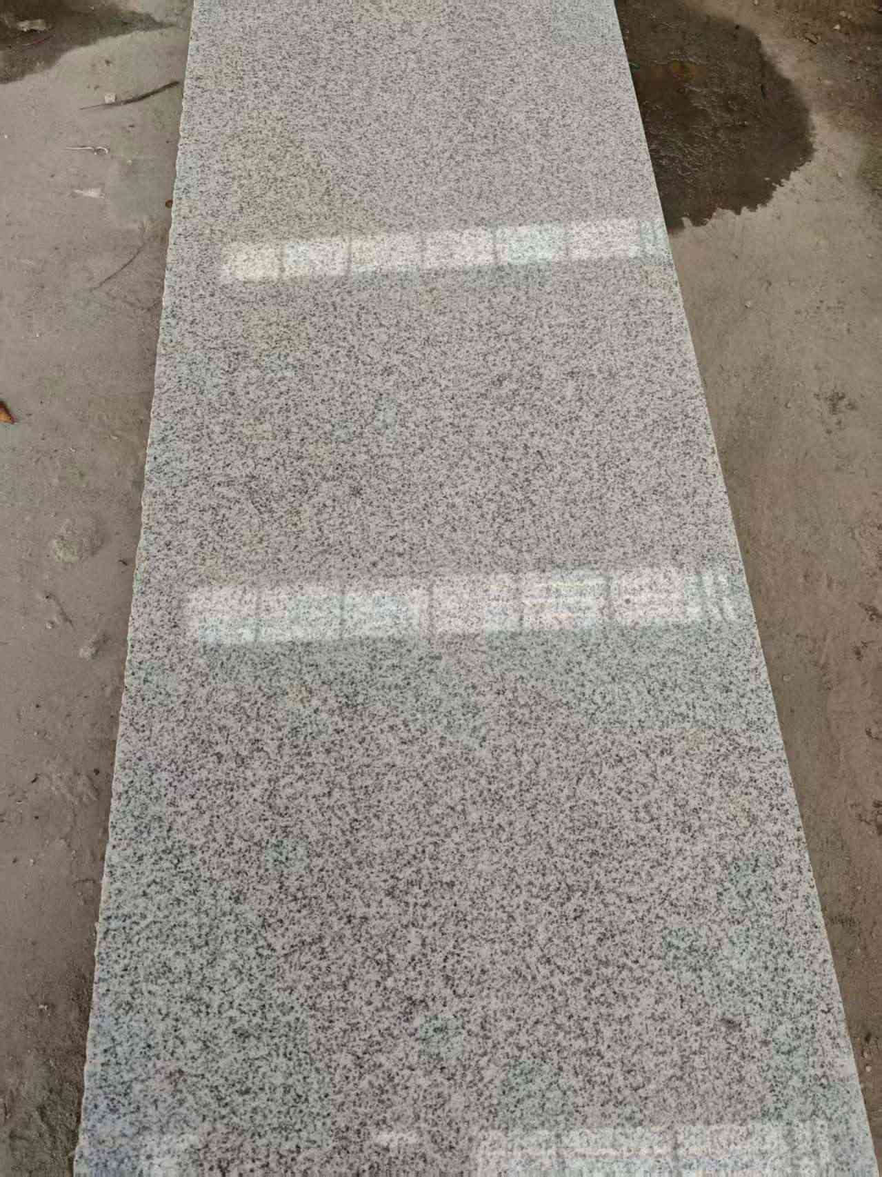 山东芝麻白光面毛板